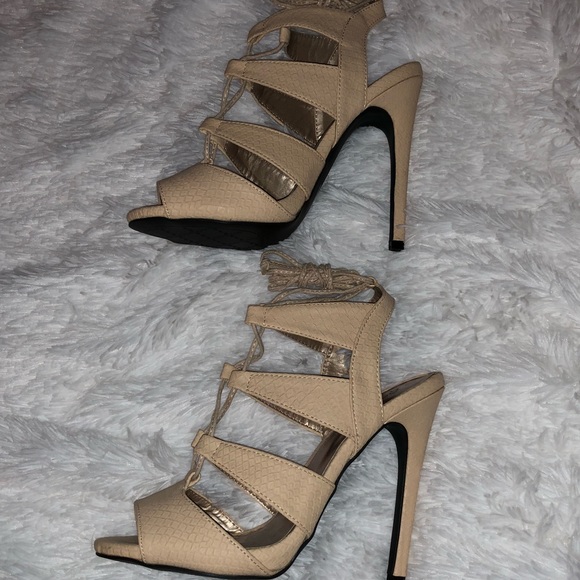 Lace Up Stilettos NWOT - Picture 6 of 8